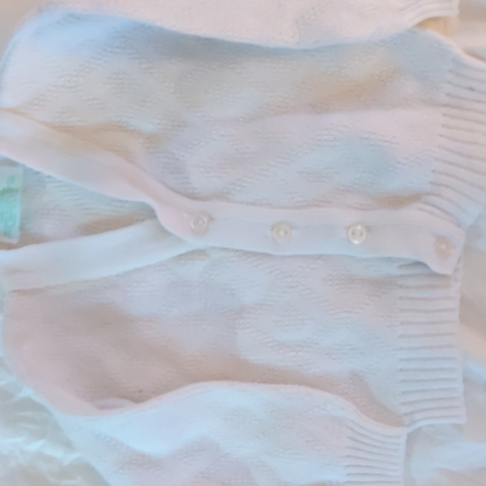 Julius Berger girls size 2 t white 100 percent cotton cardigan.